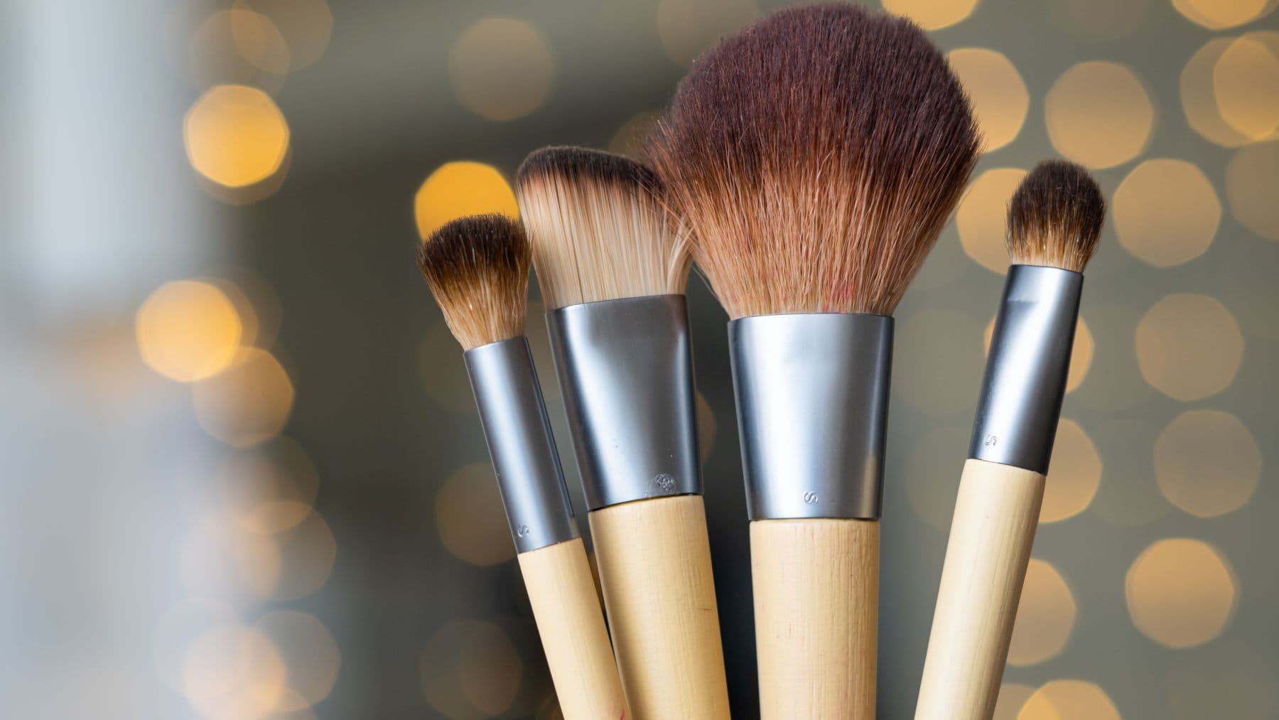 Pędzle do makijażu – jak wybrać zestaw, który naprawdę ułatwia codzienny make-up?